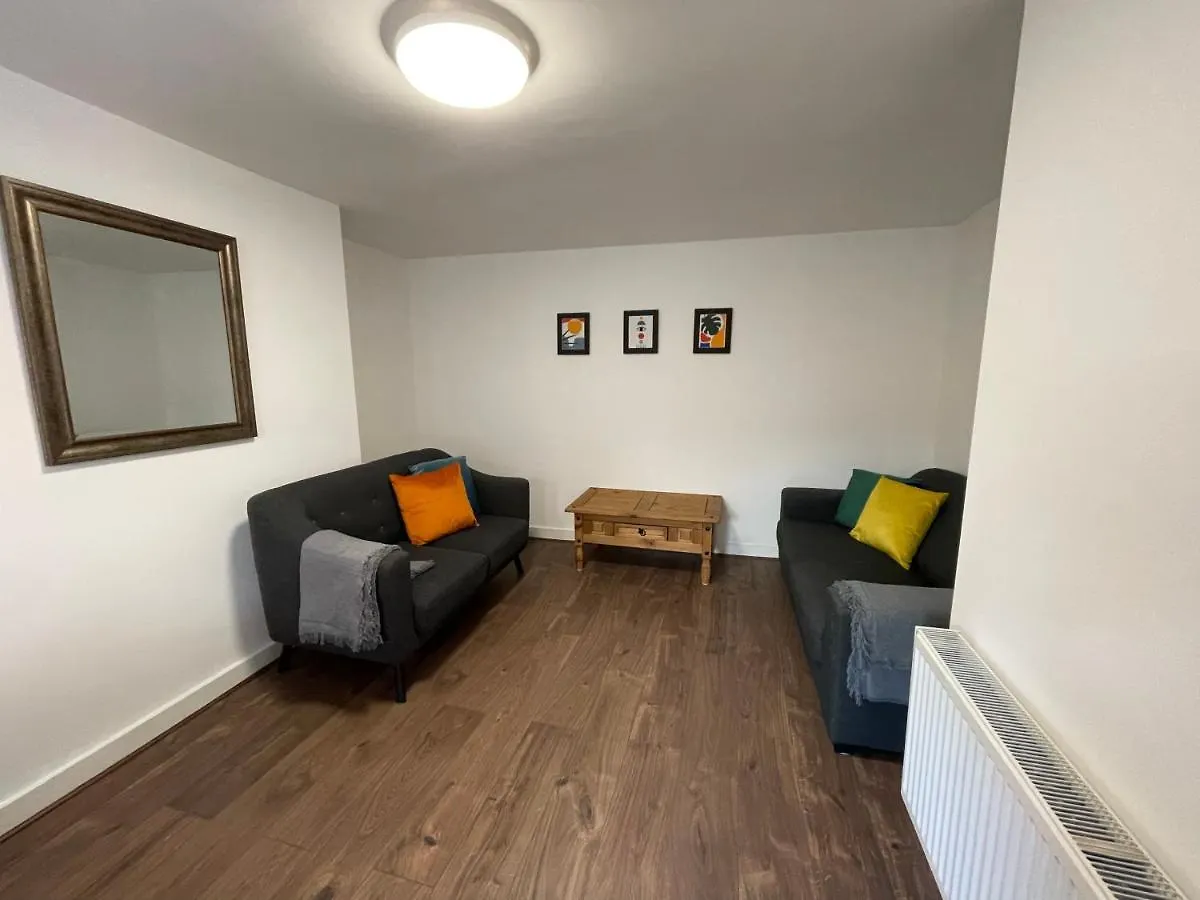 The Crescent, Flat 1 - Stockport, Manchester Apartment 0*,