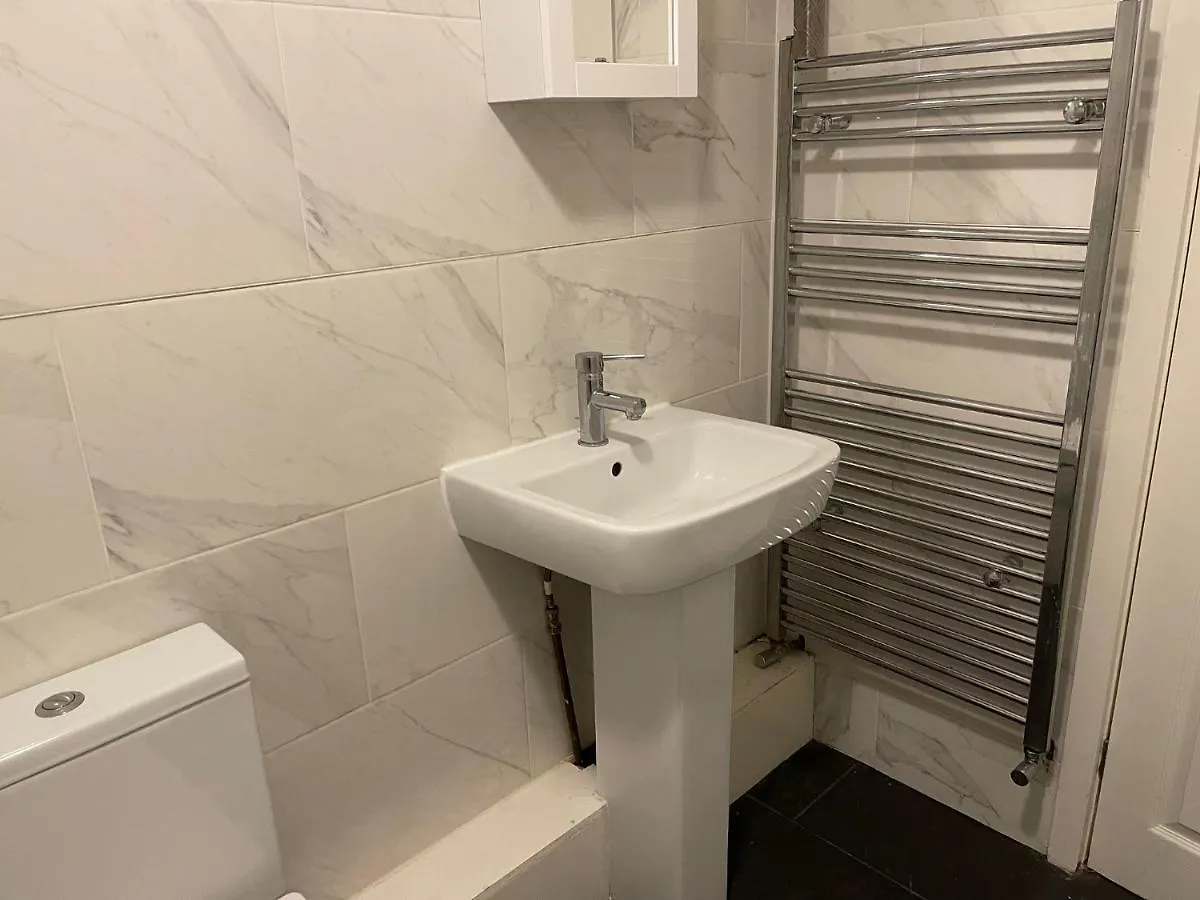 The Crescent, Flat 1 - Stockport, Manchester Apartment