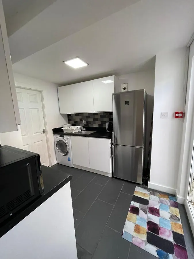 The Crescent, Flat 1 - Stockport, Manchester Apartment 0*,