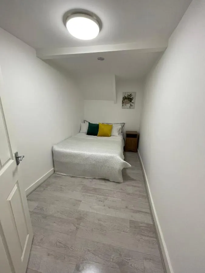 The Crescent, Flat 1 - Stockport, Manchester Apartment 0*,