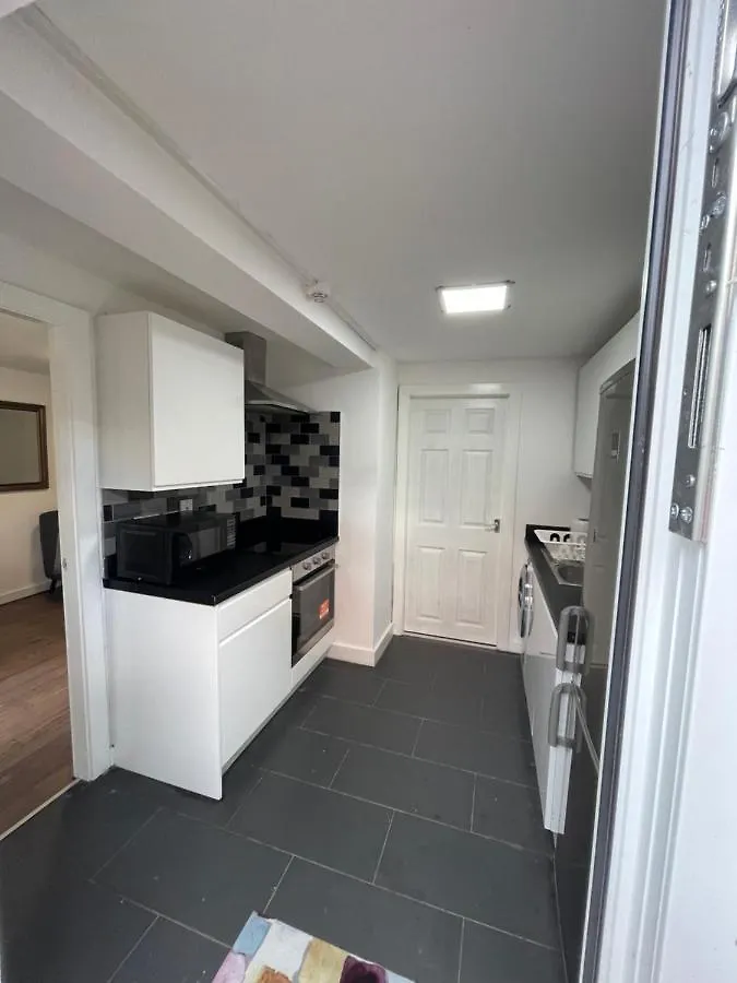 The Crescent, Flat 1 - Stockport, Manchester Apartment