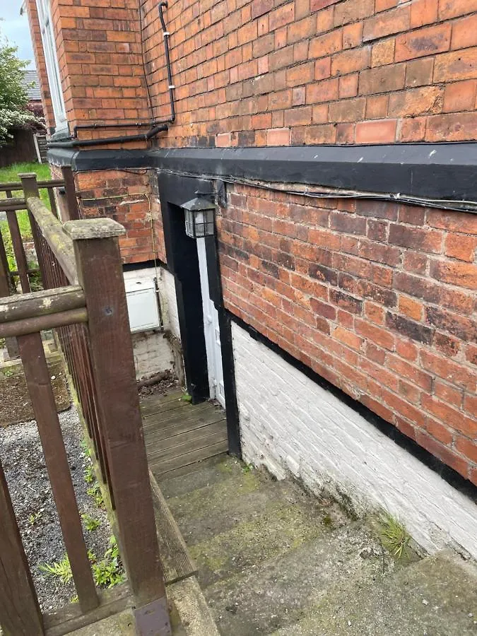 The Crescent, Flat 1 - Stockport, Manchester Apartment