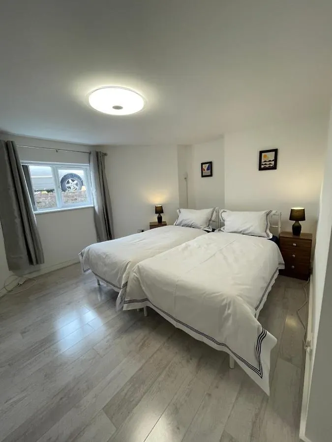 The Crescent, Flat 1 - Stockport, Manchester Apartment