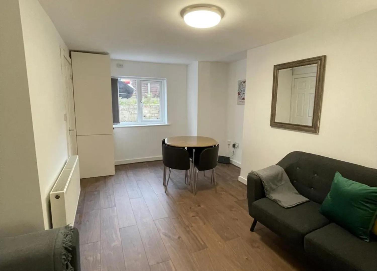 The Crescent, Flat 1 - Stockport, Manchester Apartment